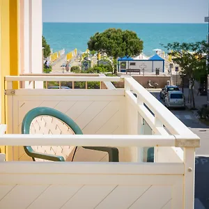 https://appartamenti-mare-caorle.hotelinveneto.com